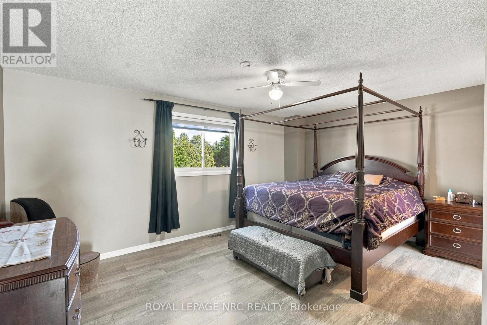158 Confederation Avenue Property Photo 16