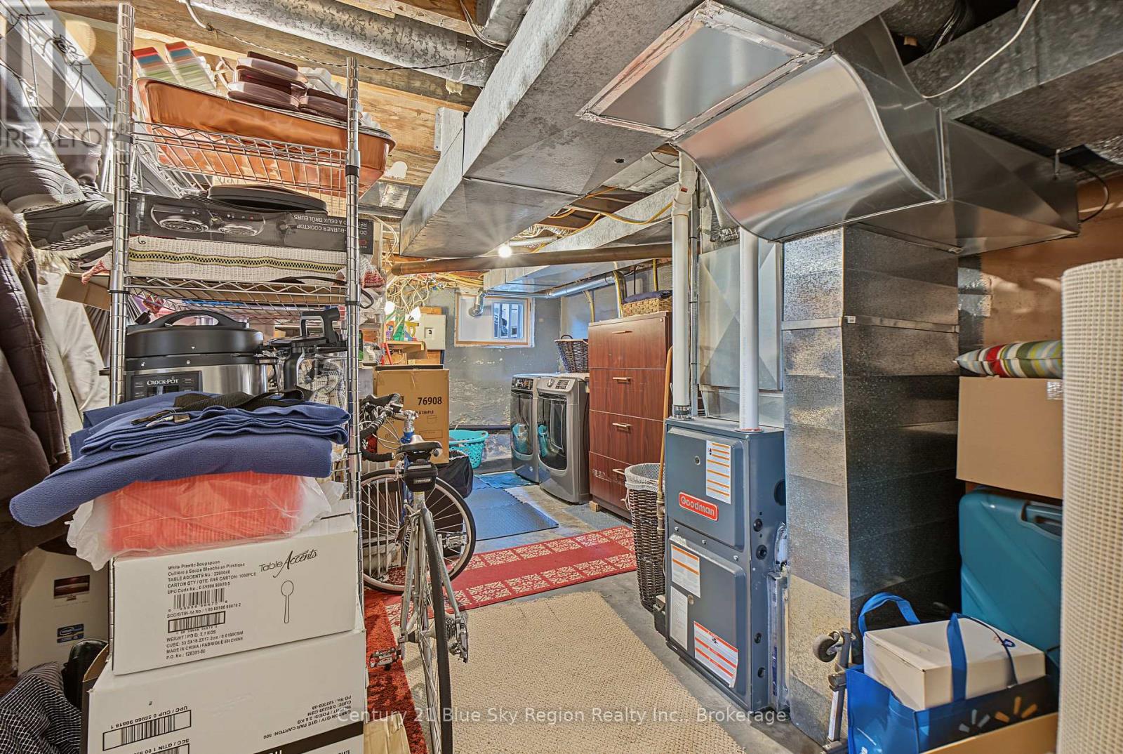941 Main Street W Property Photo 42