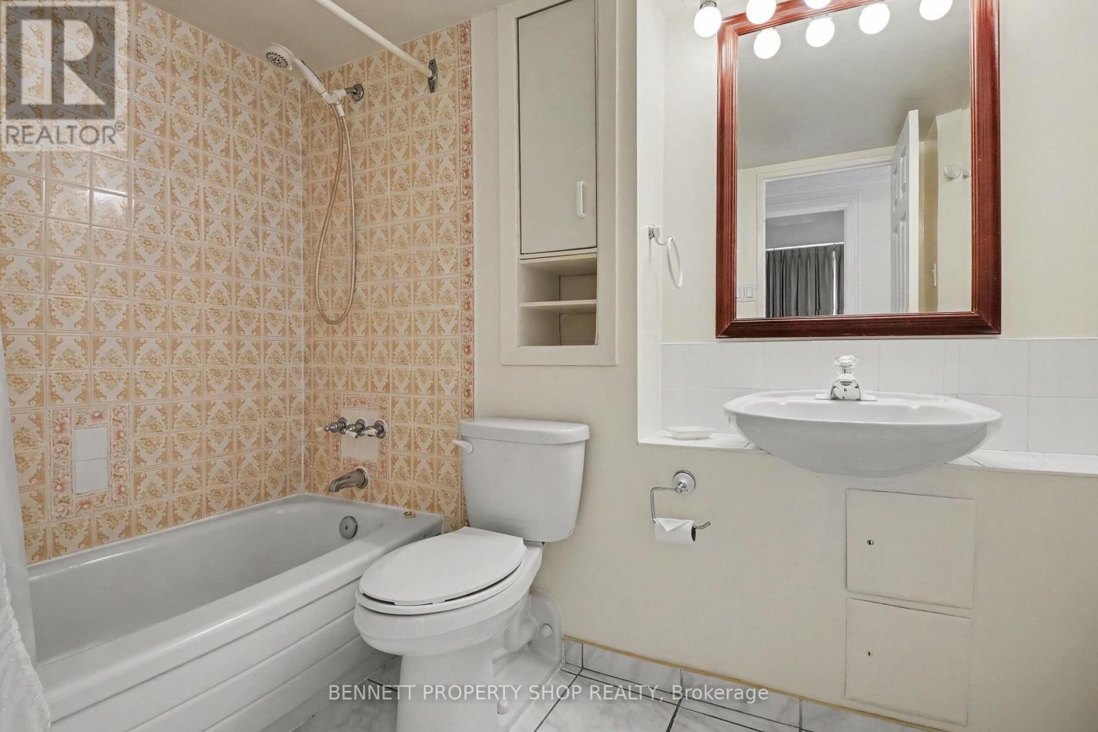 903 - 530 Laurier Avenue W Property Photo 9