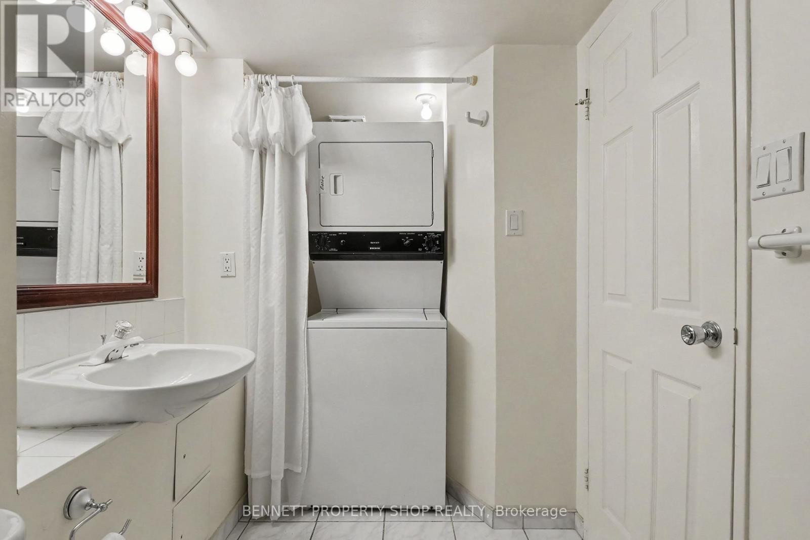 903 - 530 Laurier Avenue W Property Photo 10