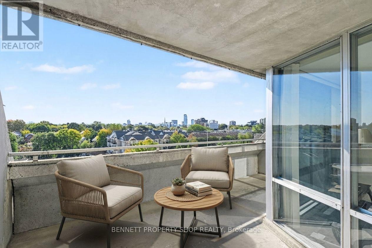 903 - 530 Laurier Avenue W Property Photo 11
