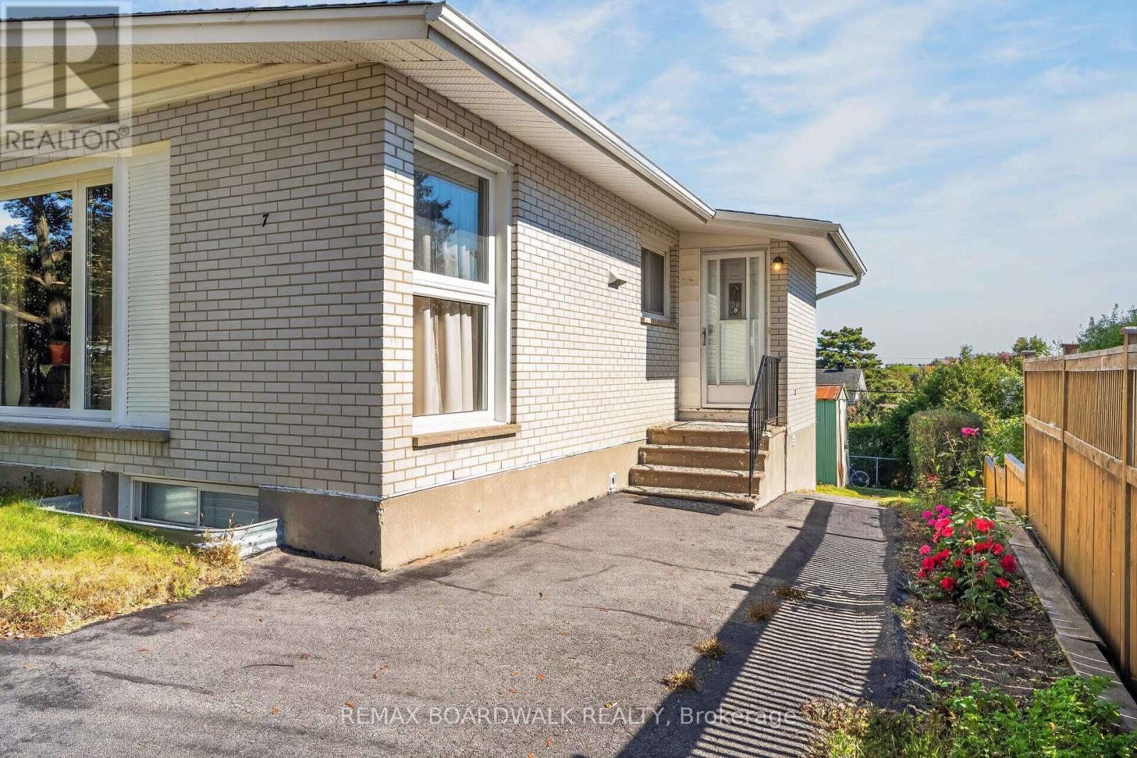 7 Charkay Street Property Photo 2