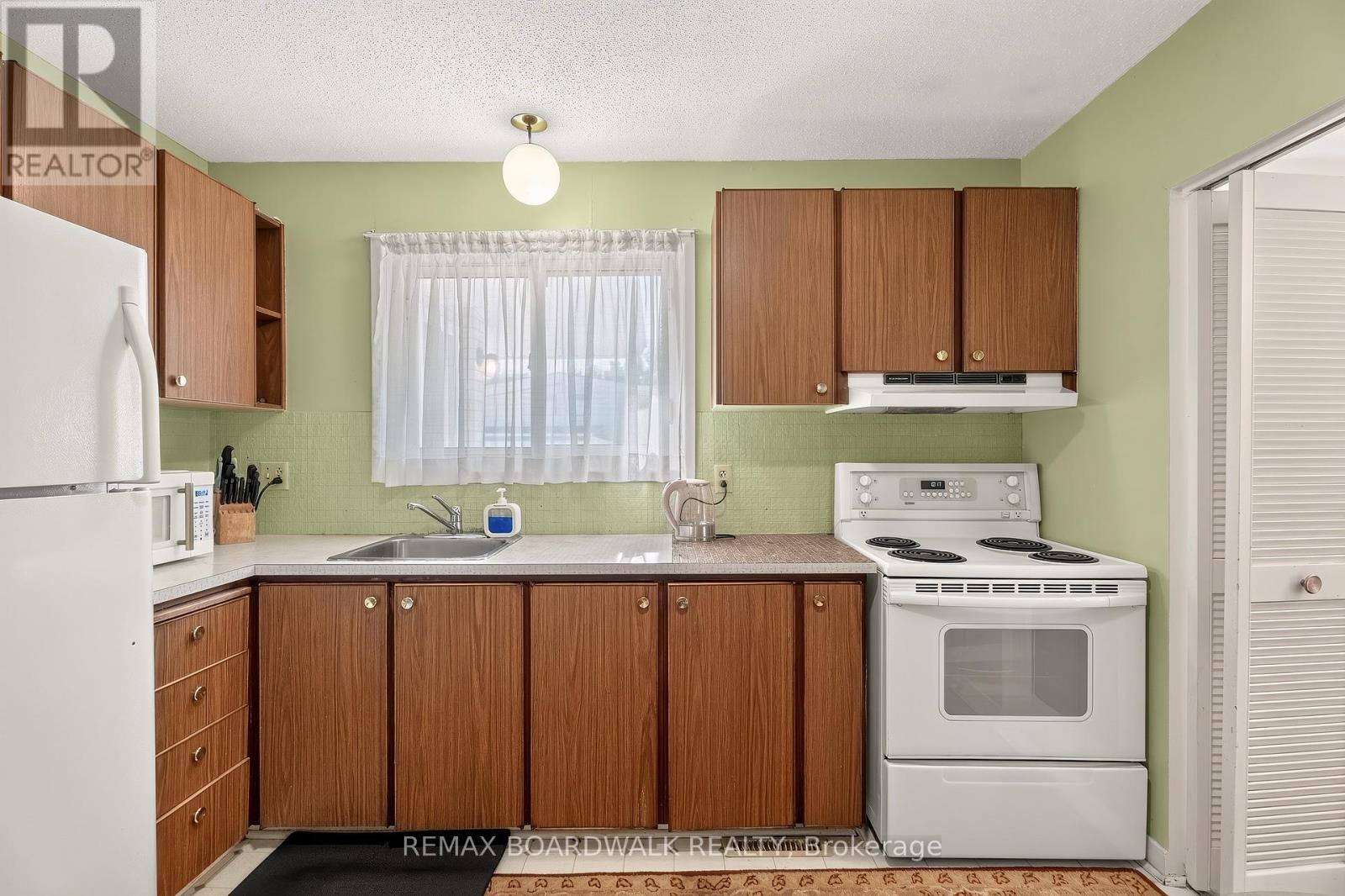 7 Charkay Street Property Photo 6