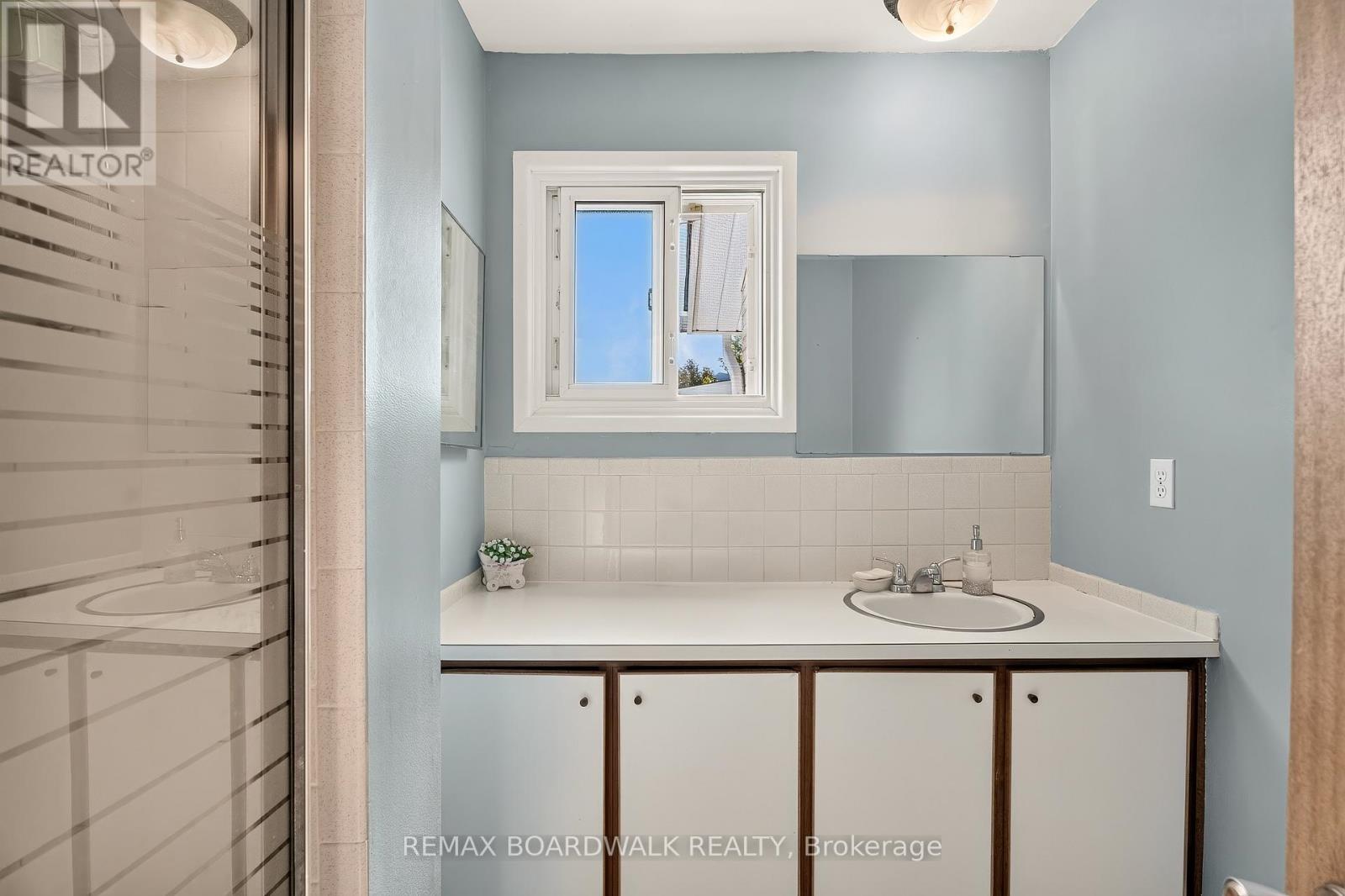 7 Charkay Street Property Photo 21