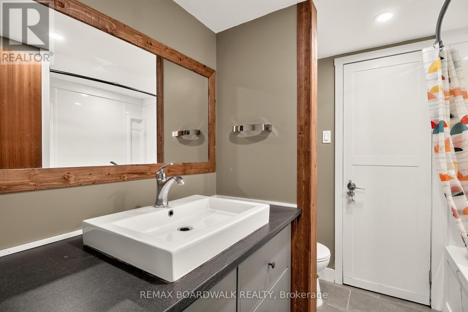 7 Charkay Street Property Photo 27