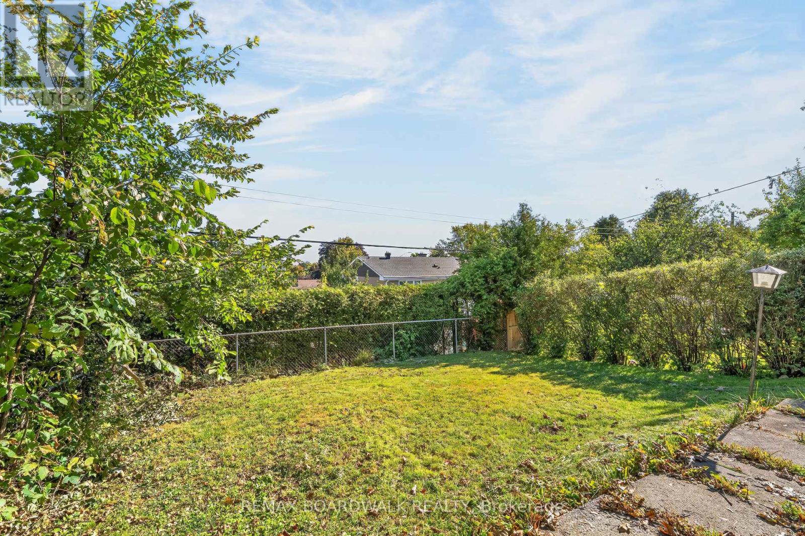7 Charkay Street Property Photo 33
