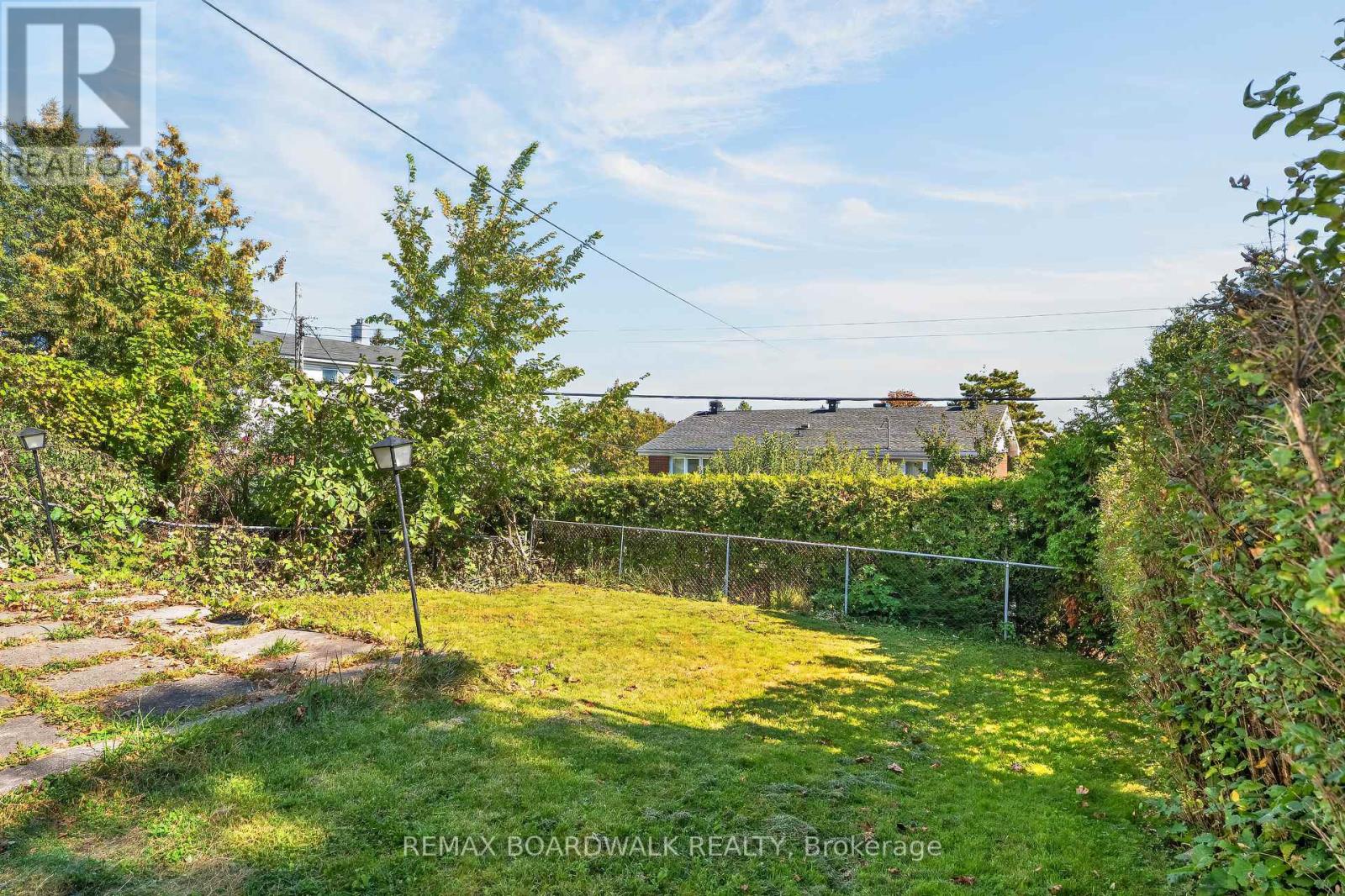 7 Charkay Street Property Photo 34