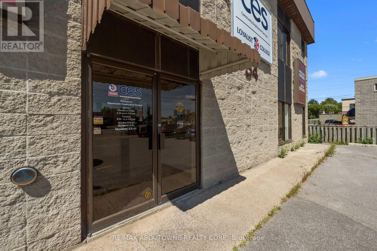2 - 54 Dundas Street E Property Photo 2