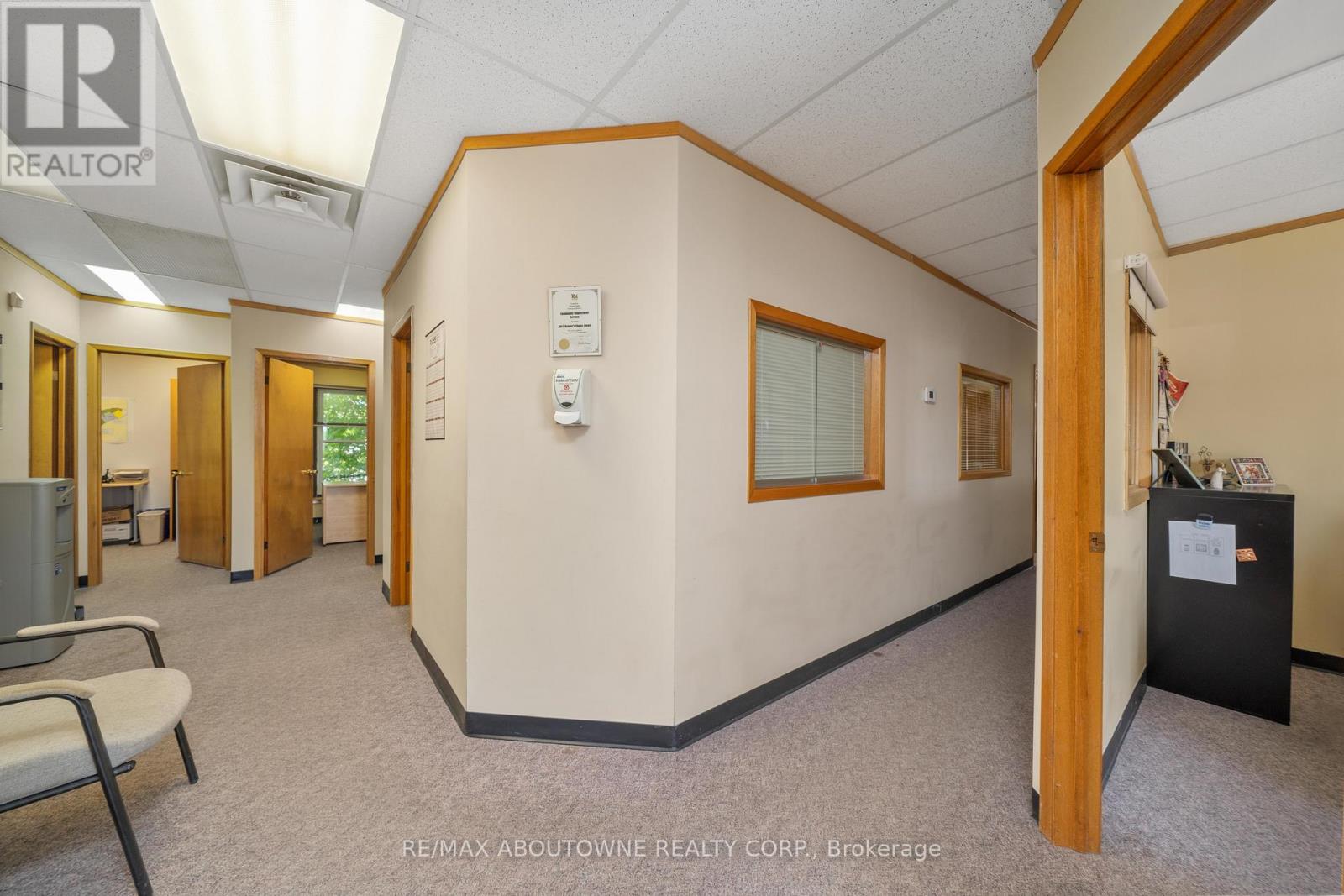 2 - 54 Dundas Street E Property Photo 4