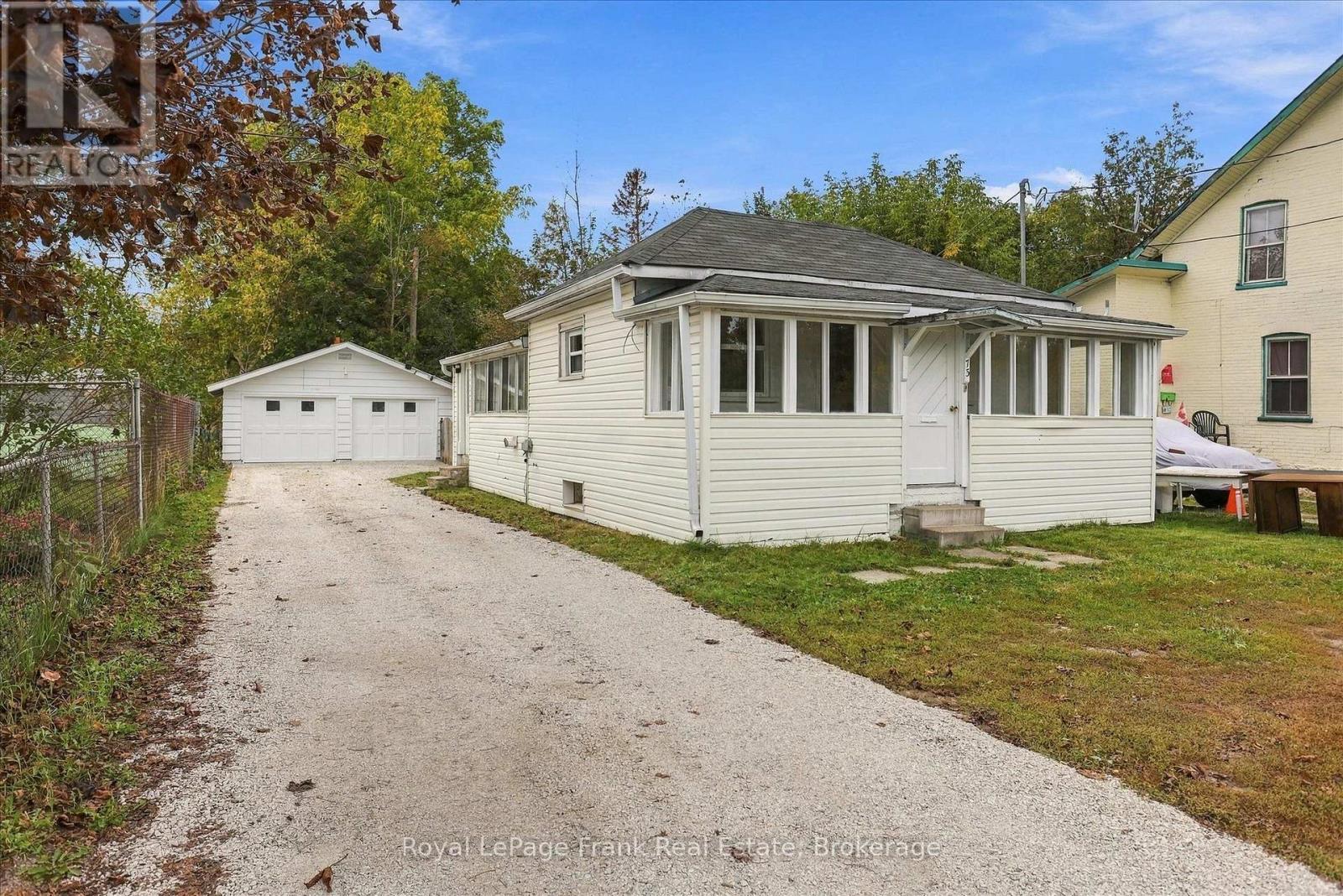 73 LINDSAY STREET N Property Photo 1