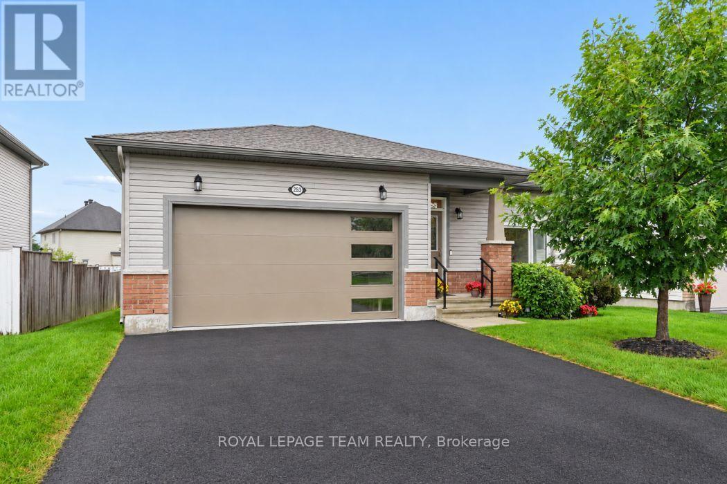 253 Edey Street Property Photo 2