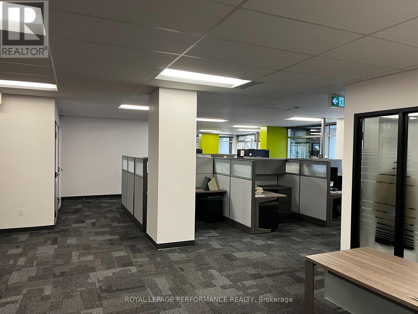 200 - 141 Laurier Avenue W Property Photo 2
