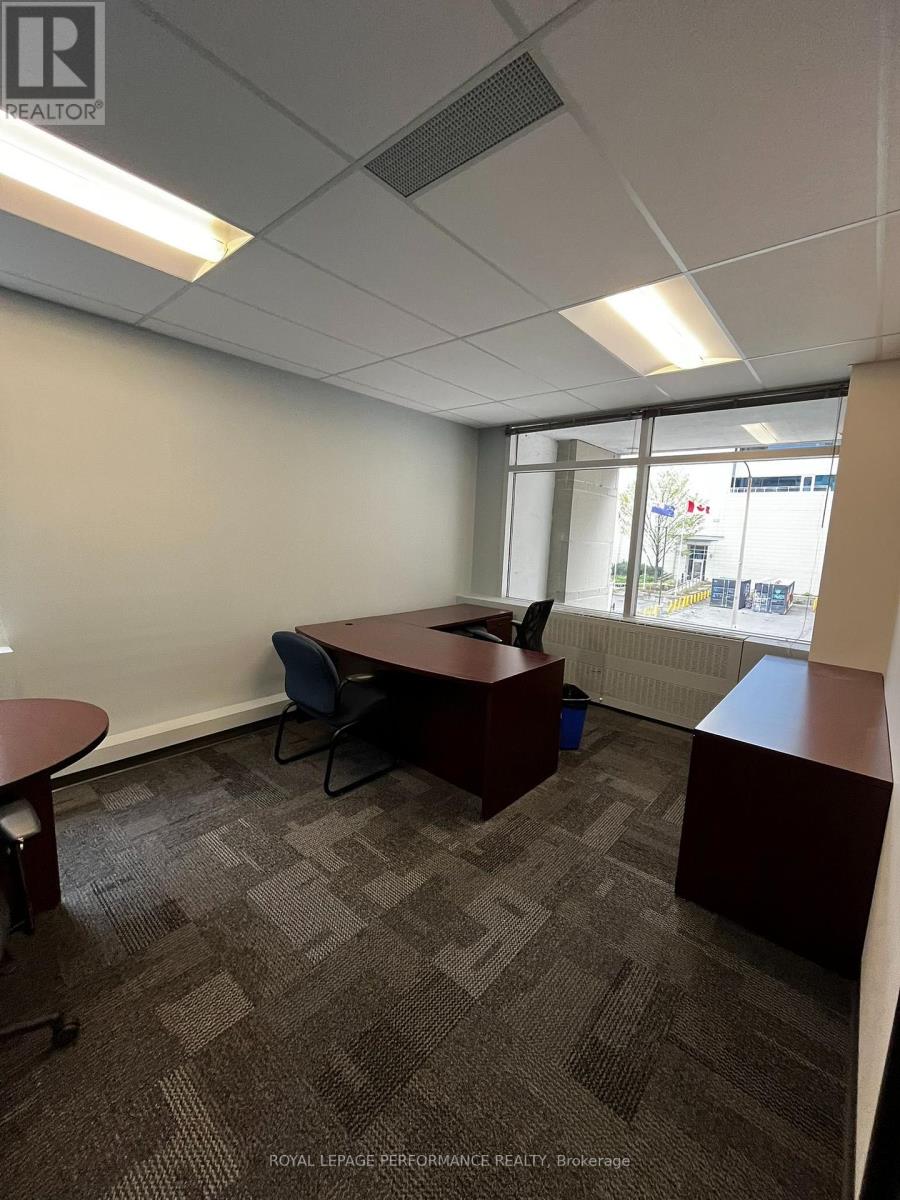 200 - 141 Laurier Avenue W Property Photo 13