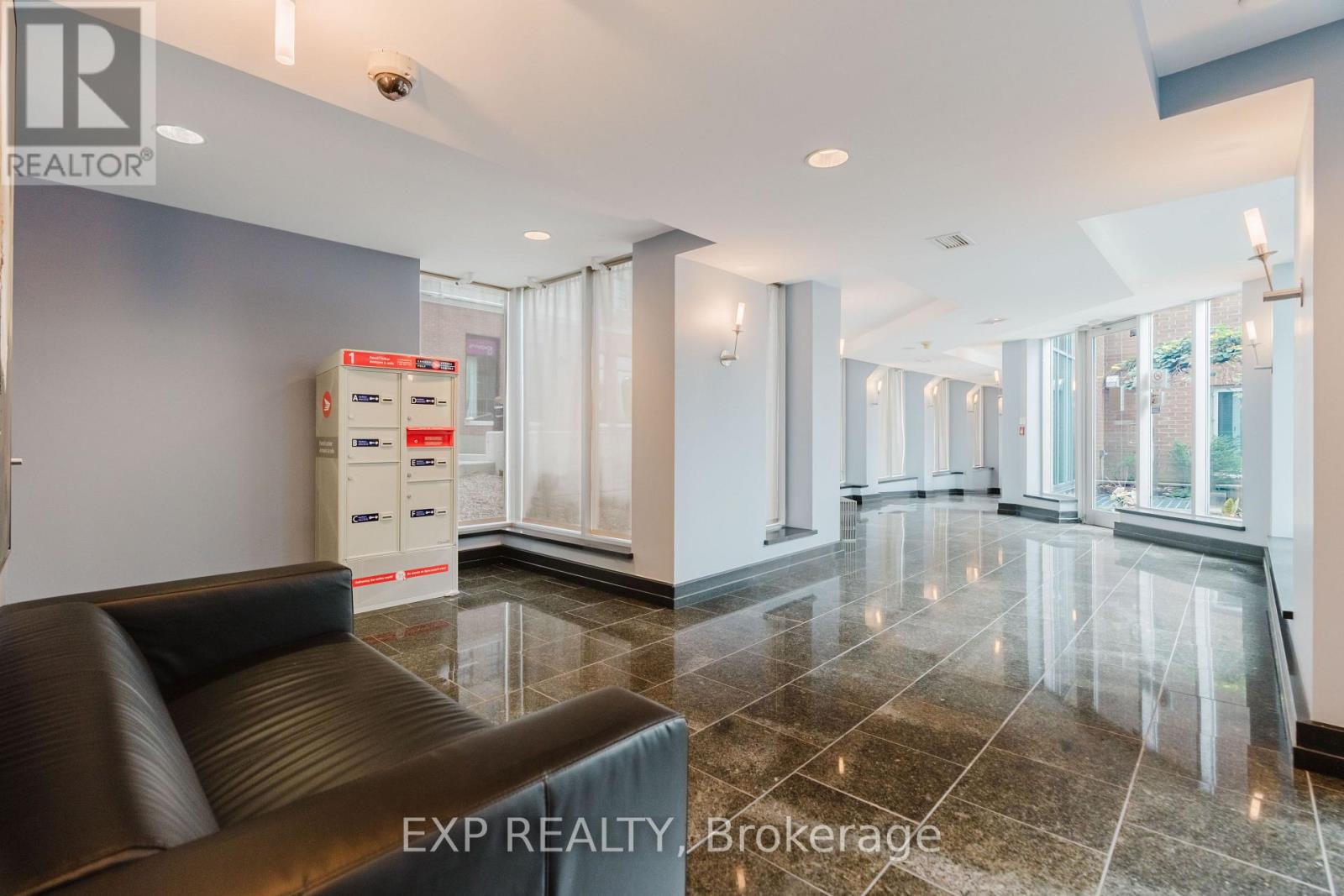 502 - 134 York Street Property Photo 4