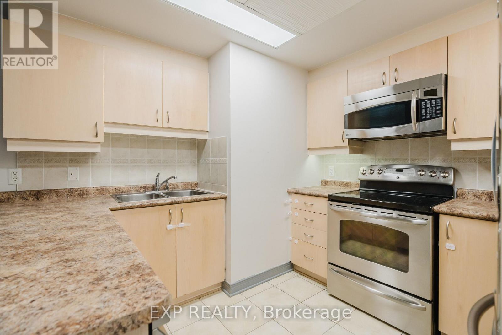 502 - 134 York Street Property Photo 12