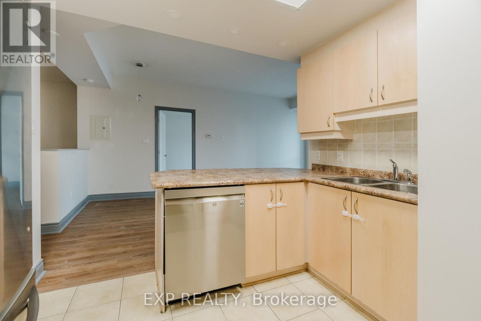 502 - 134 York Street Property Photo 13