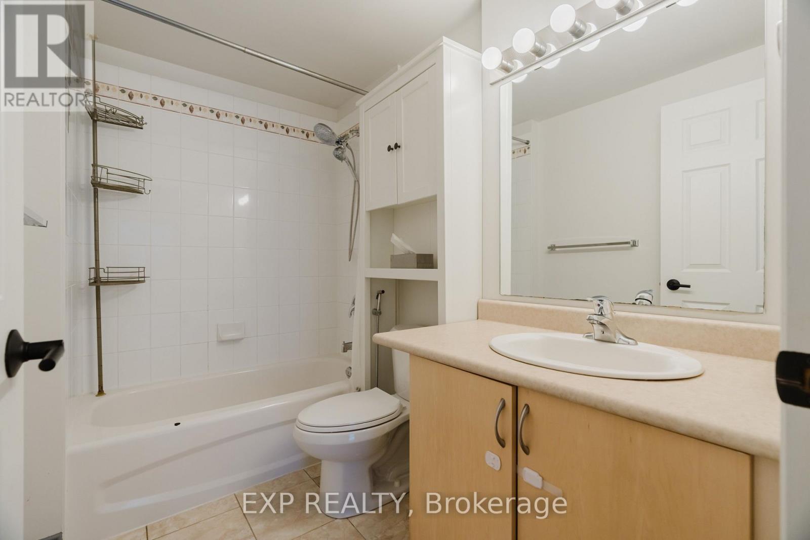 502 - 134 York Street Property Photo 16