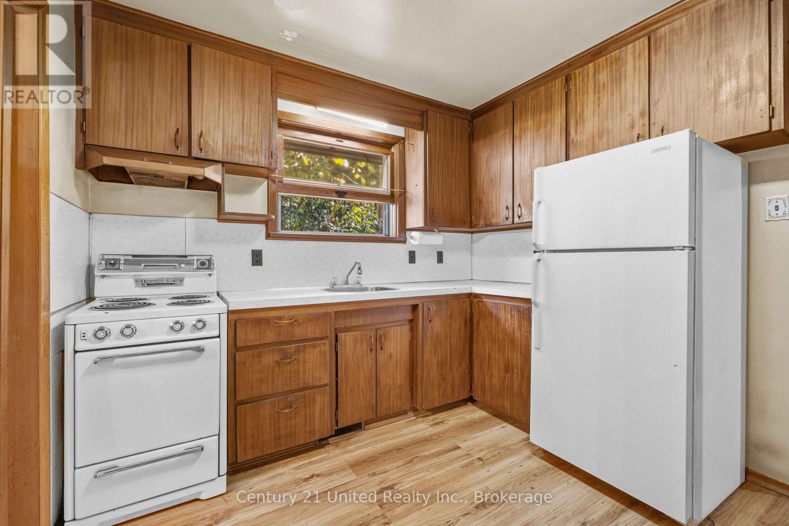 3795 Highway 28 Property Photo 5