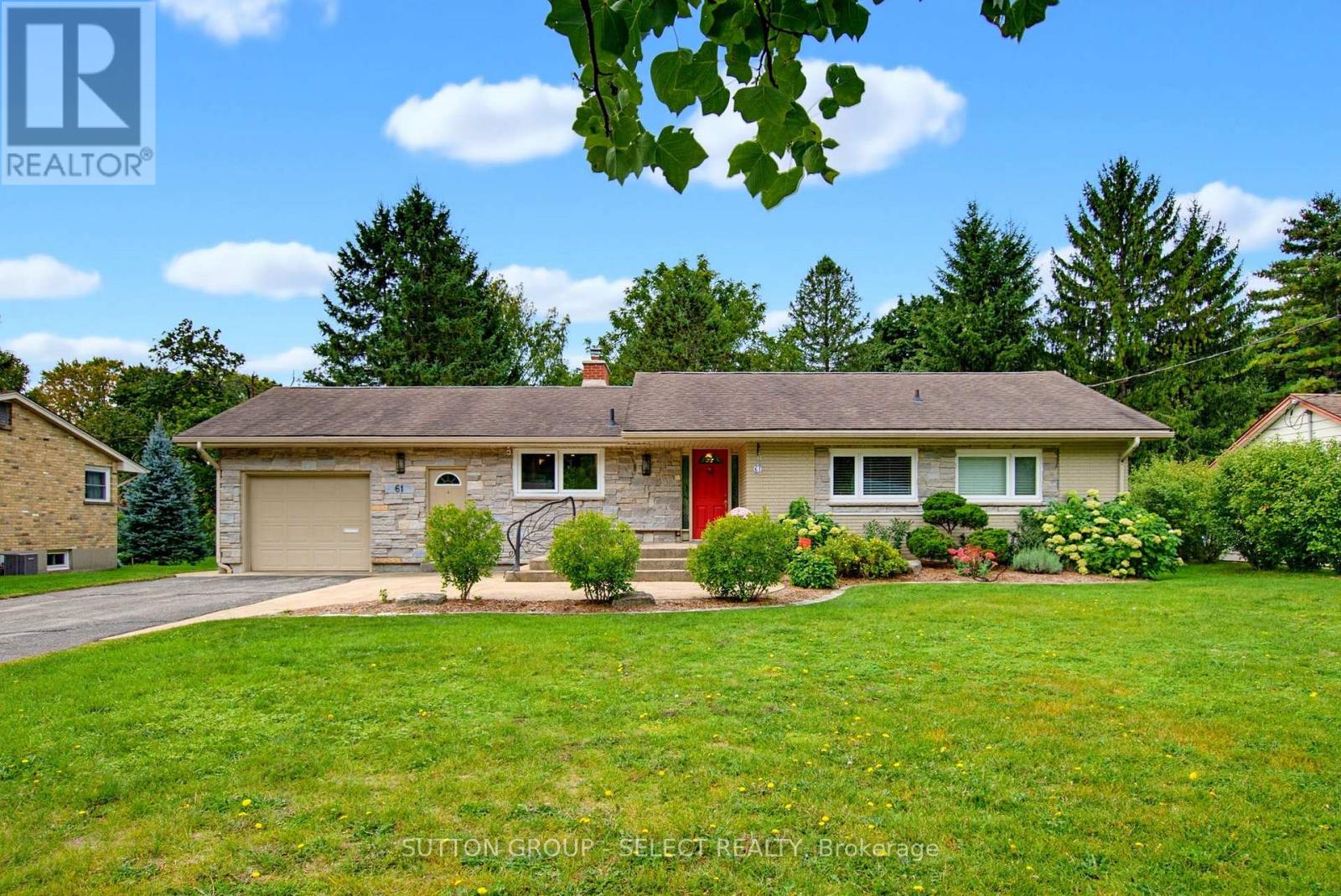 61 Daleview Crescent Property Photo 1