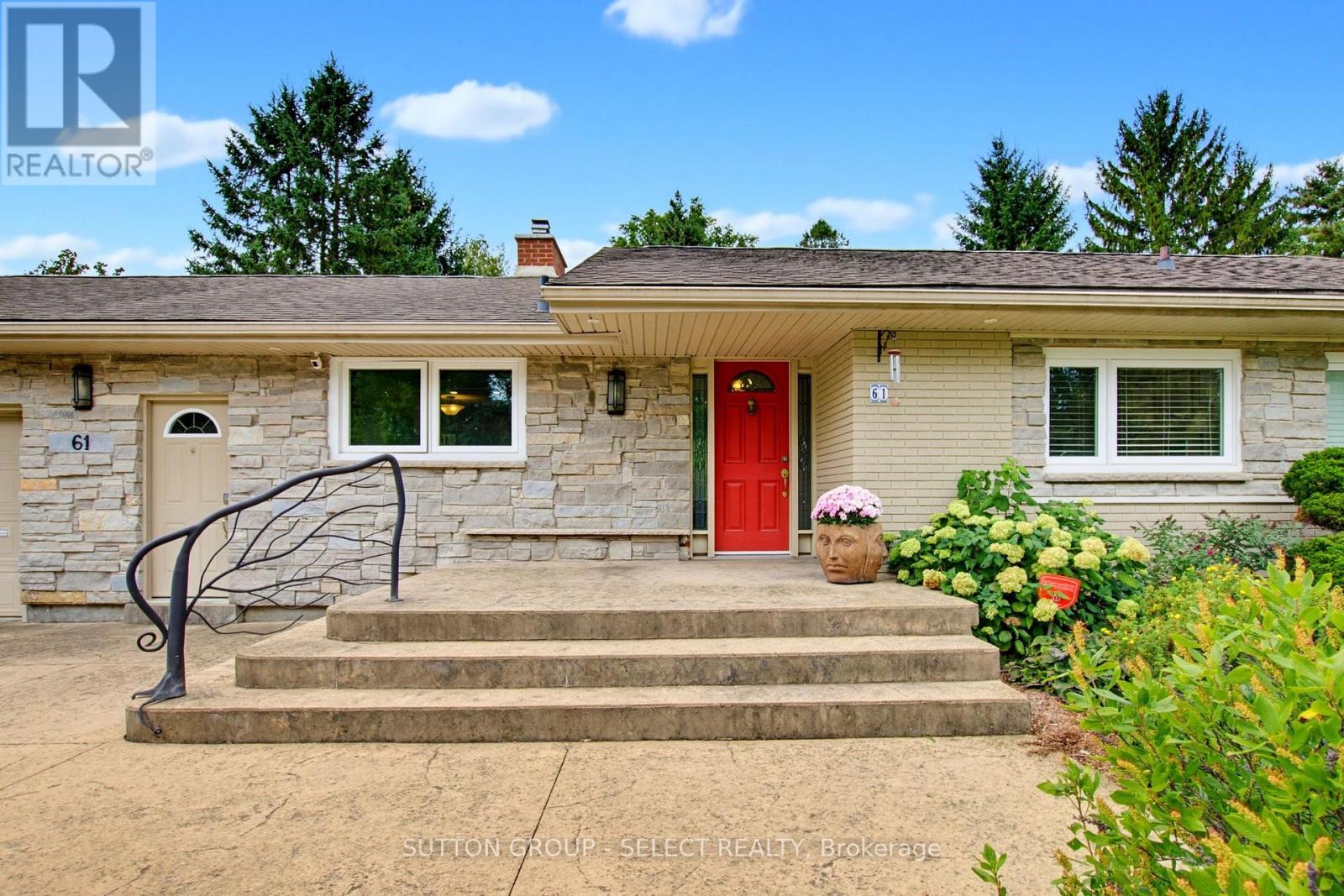 61 Daleview Crescent Property Photo 3