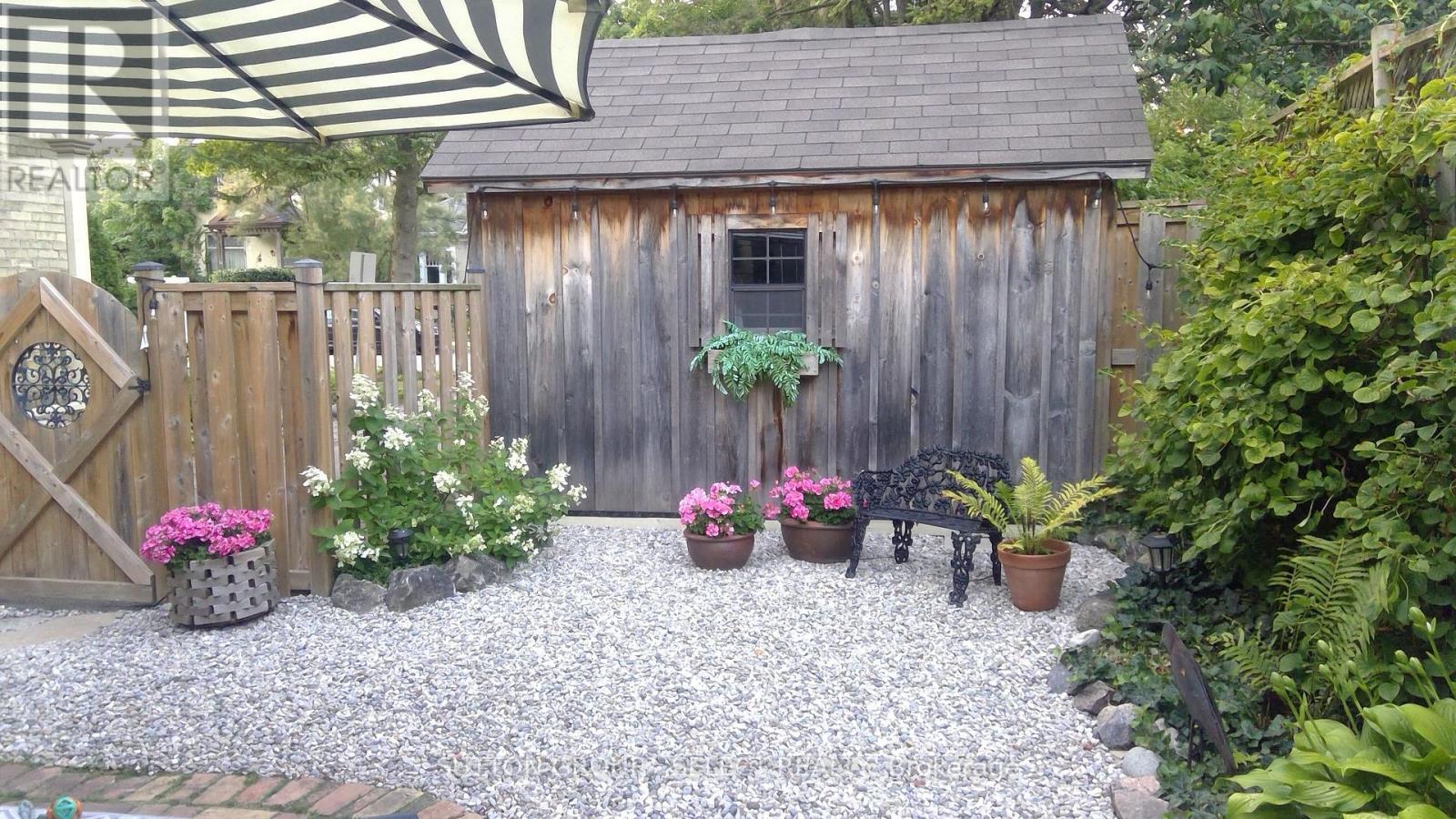 65 Bruce Street Property Photo 37