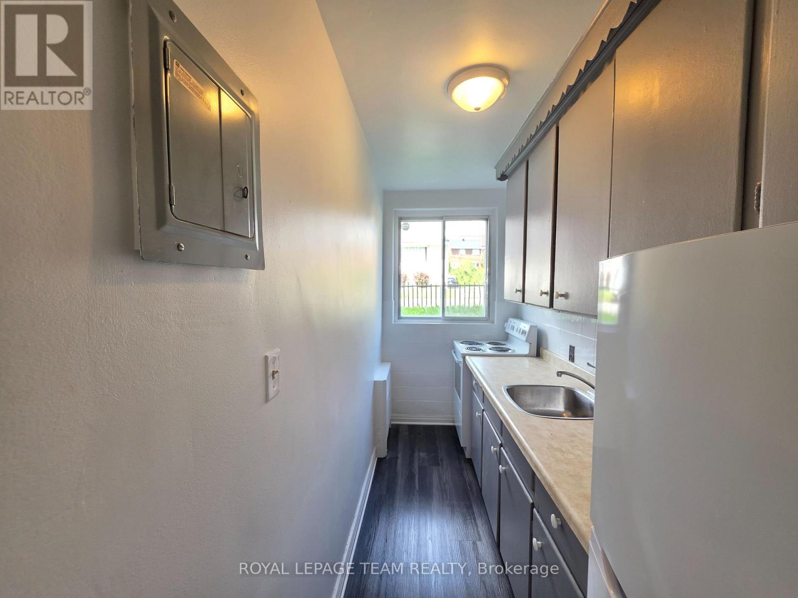 187 Unit 2 Bradley Avenue Property Photo 8