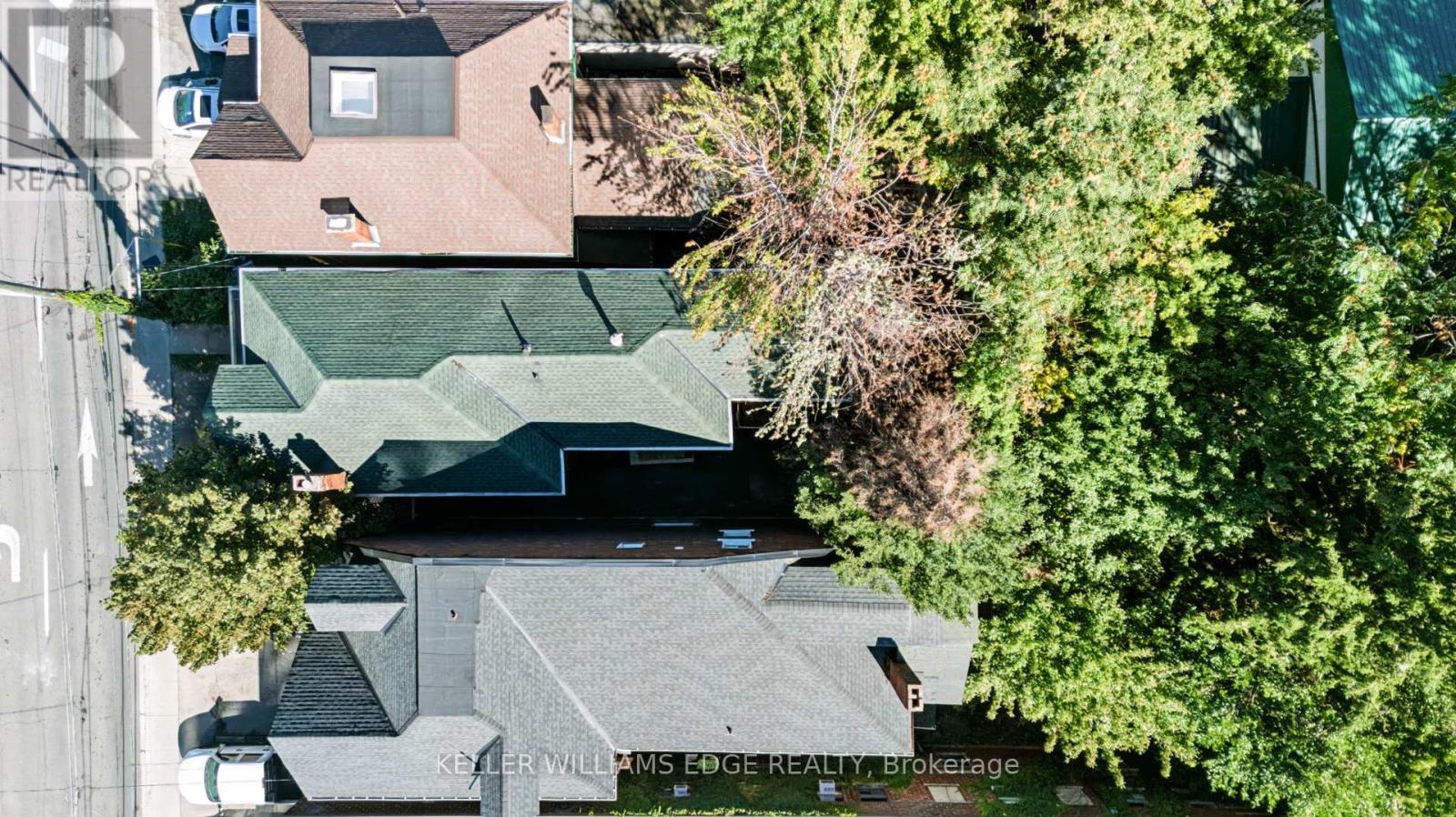 128 John Street N Property Photo 5
