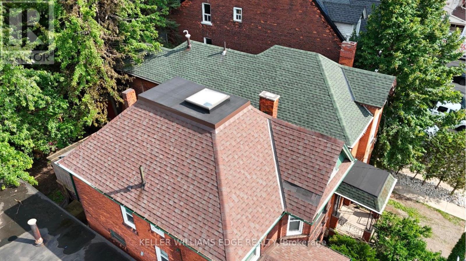 128 John Street N Property Photo 6