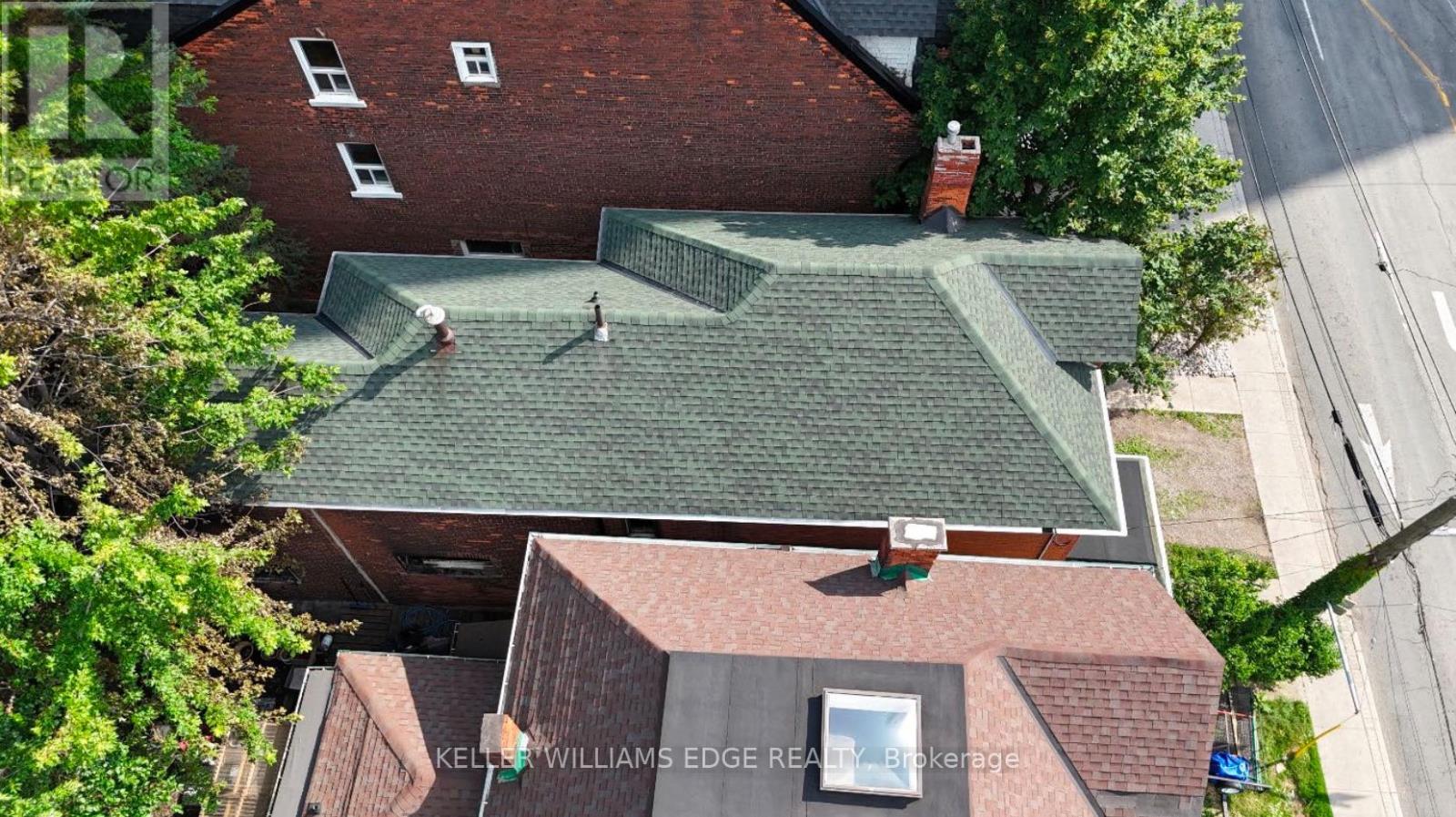 128 John Street N Property Photo 7