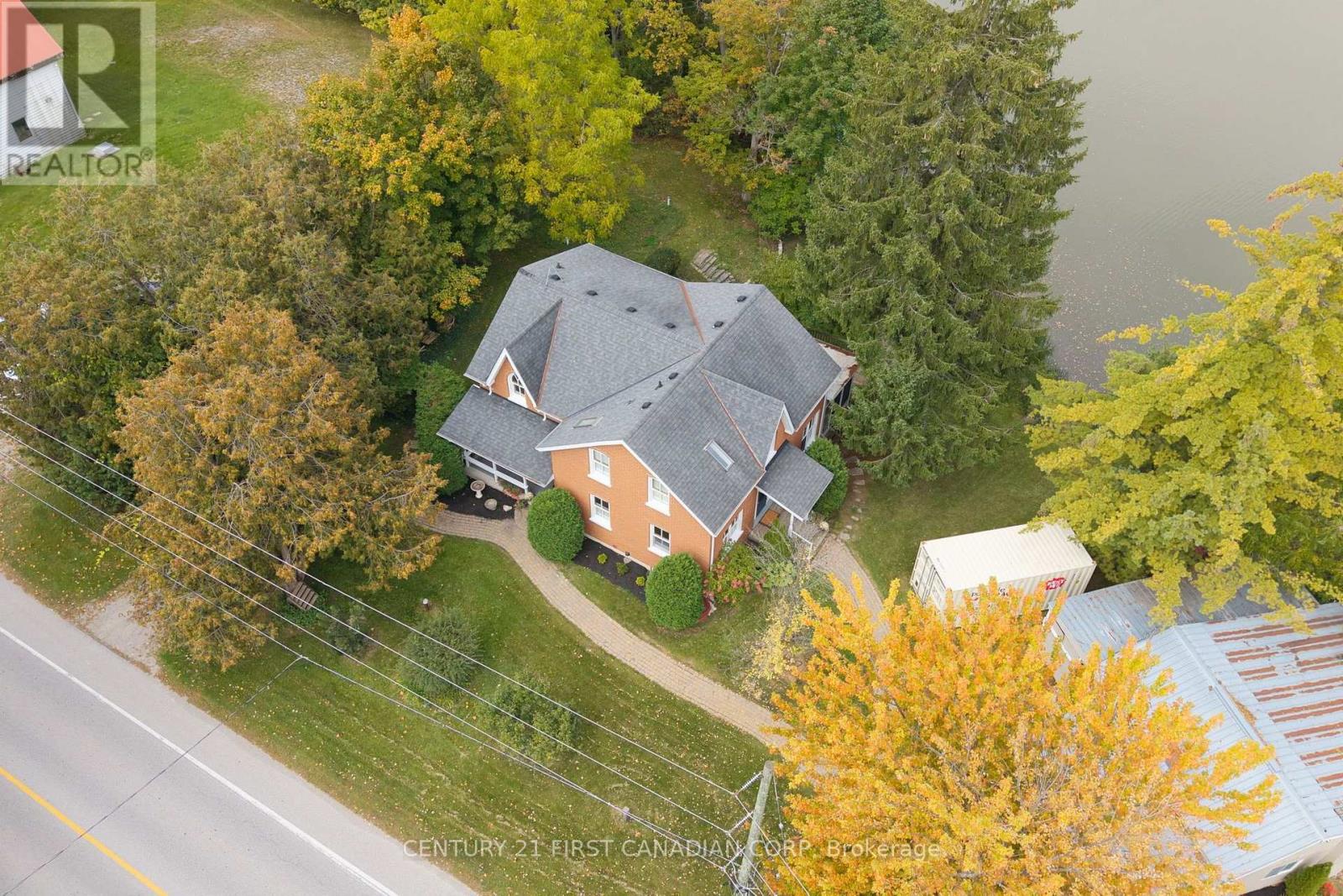 10290 Ilderton Road Property Photo 1