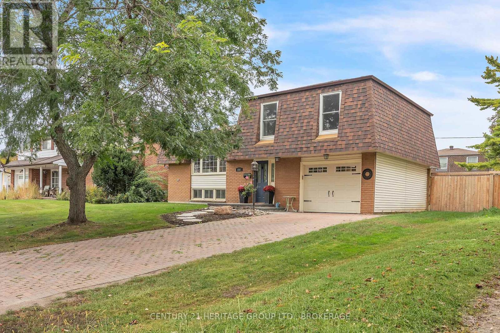 888 AUDEN PARK DRIVE Property Photo 1