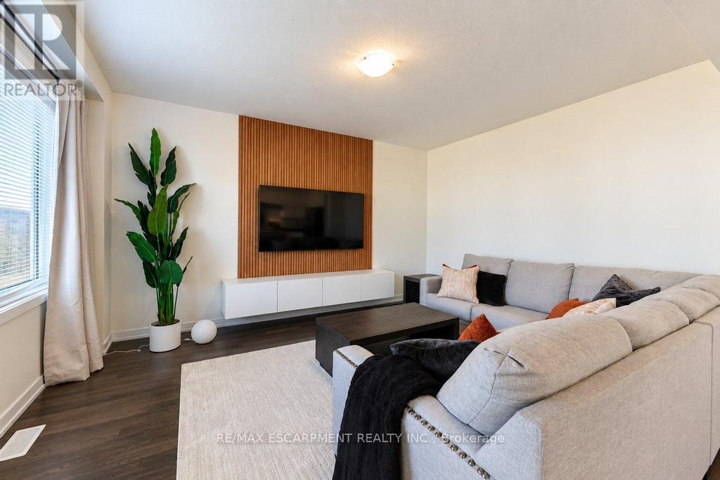 31 Santos Drive Property Photo 4