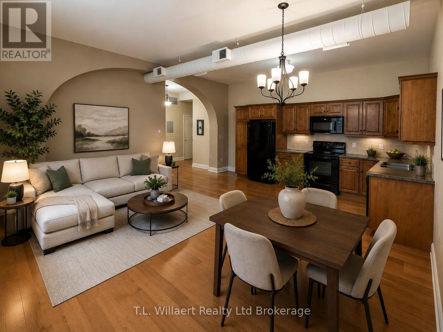 202 - 17 BROCK STREET W