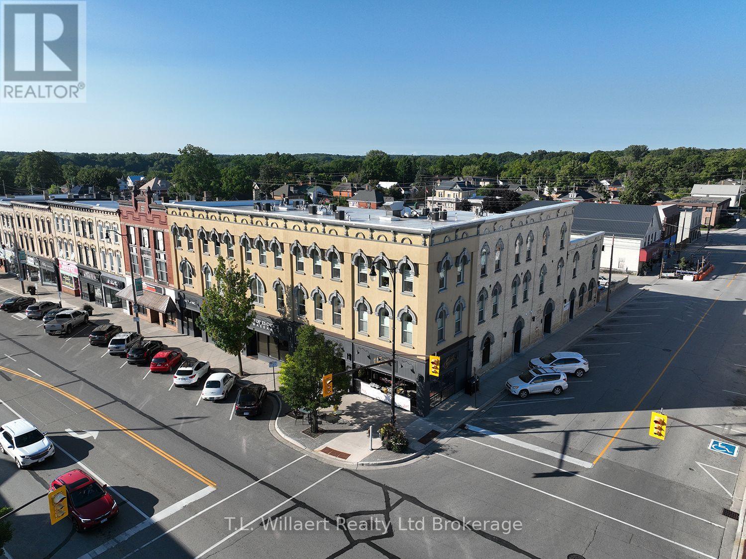 202 - 17 Brock Street W Property Photo 7