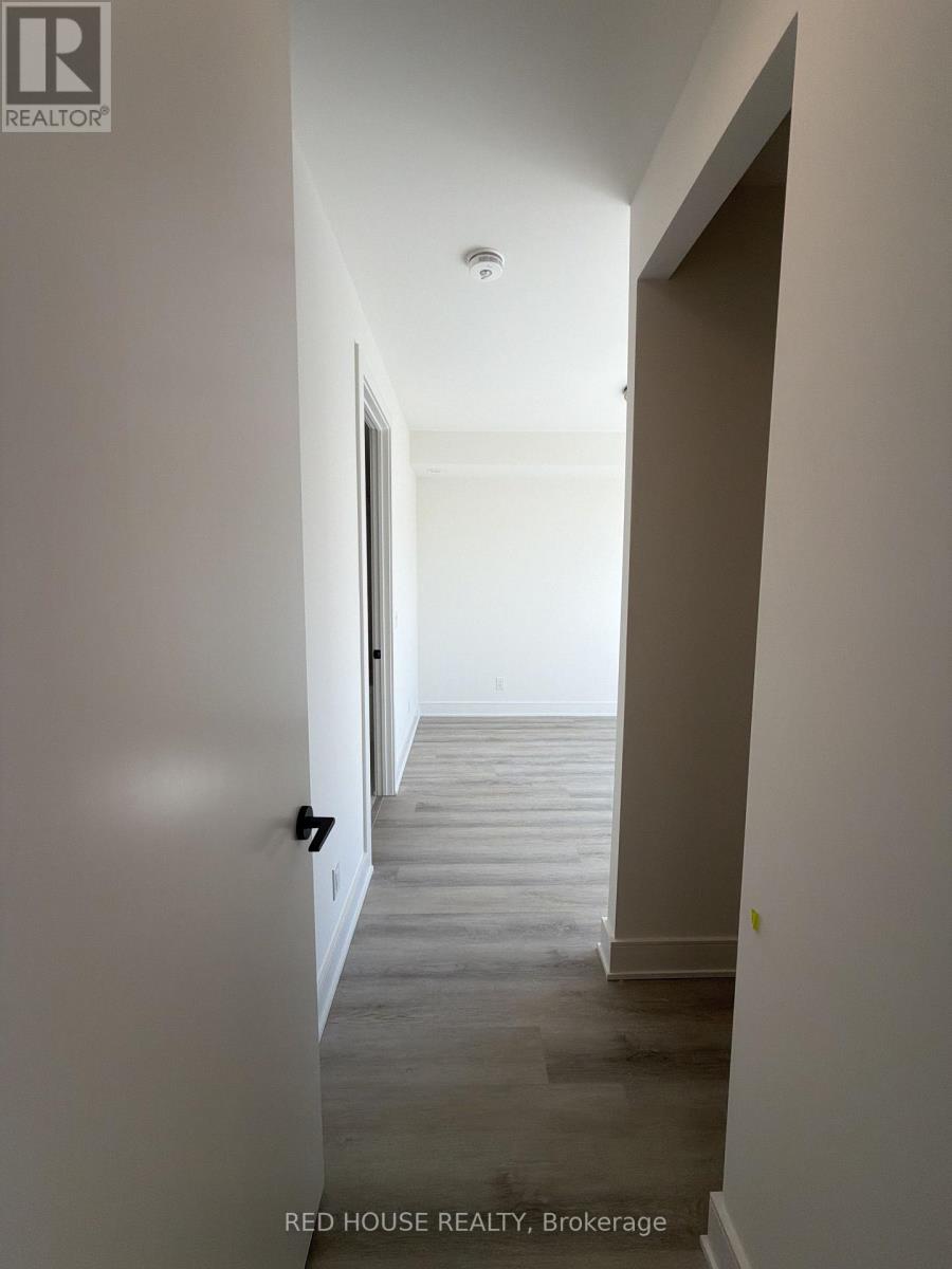 240 Ellis Avenue Property Photo 27