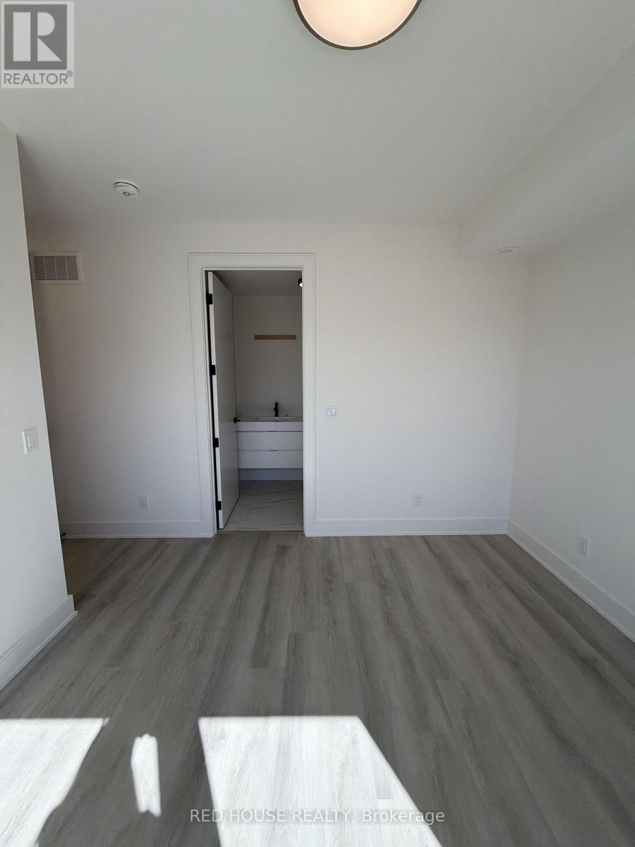 240 Ellis Avenue Property Photo 31