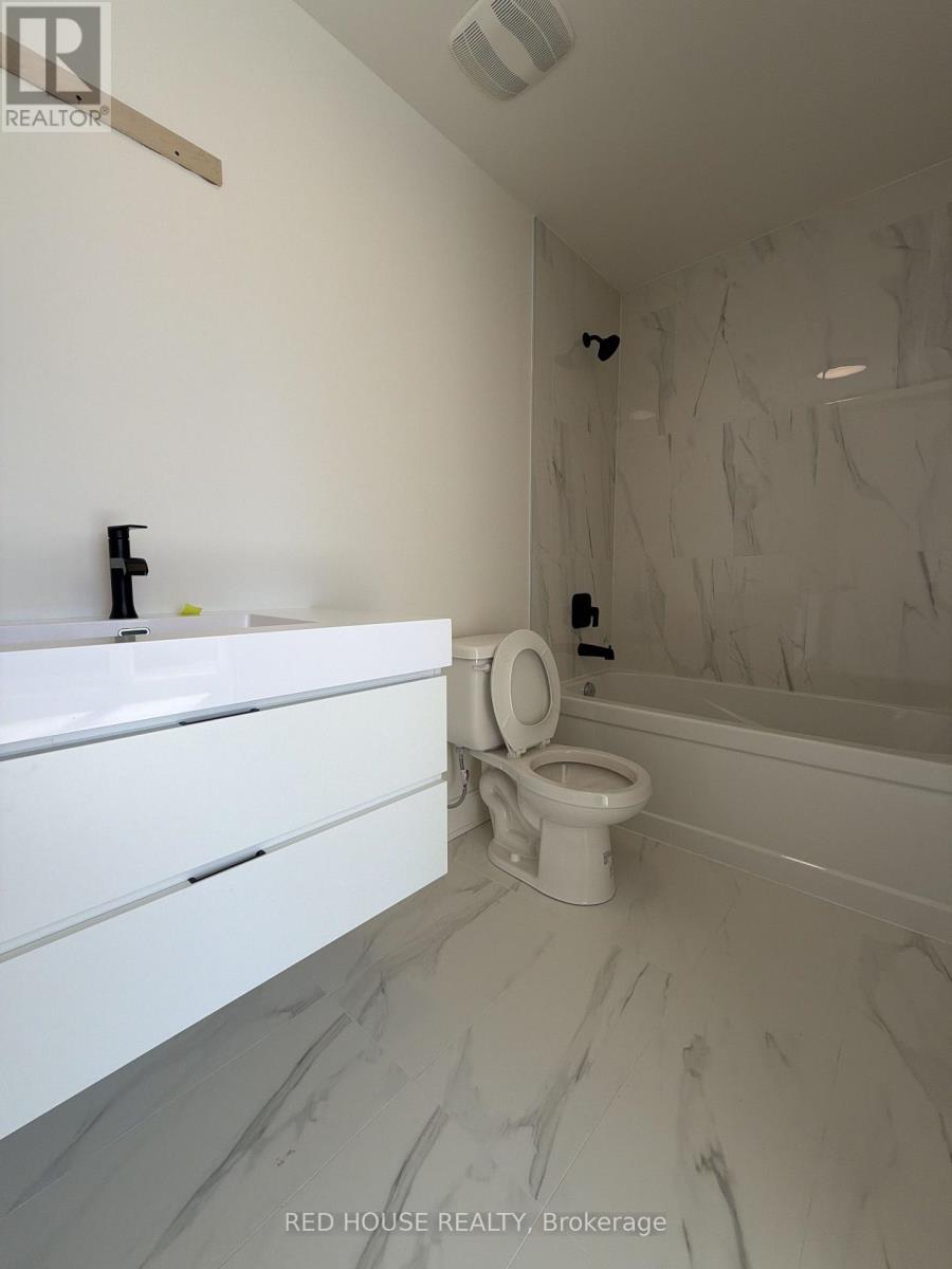 240 Ellis Avenue Property Photo 34