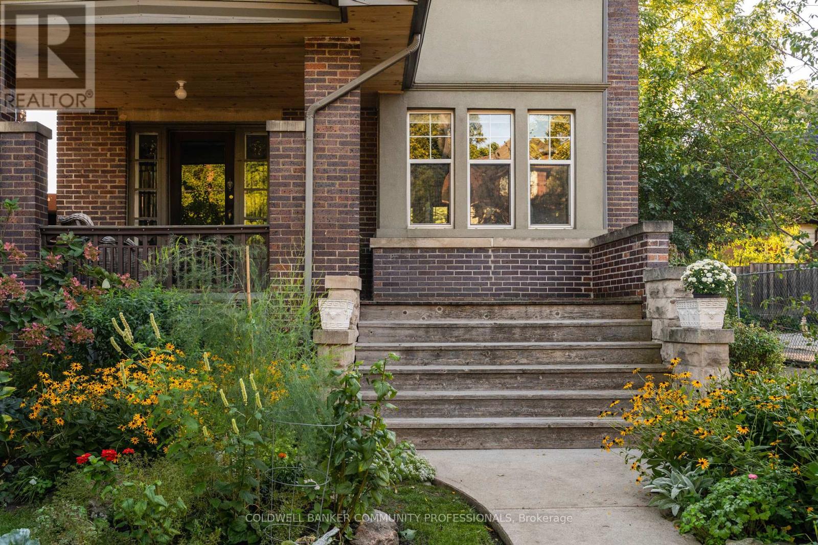 155 Sherman Avenue S Property Photo 2