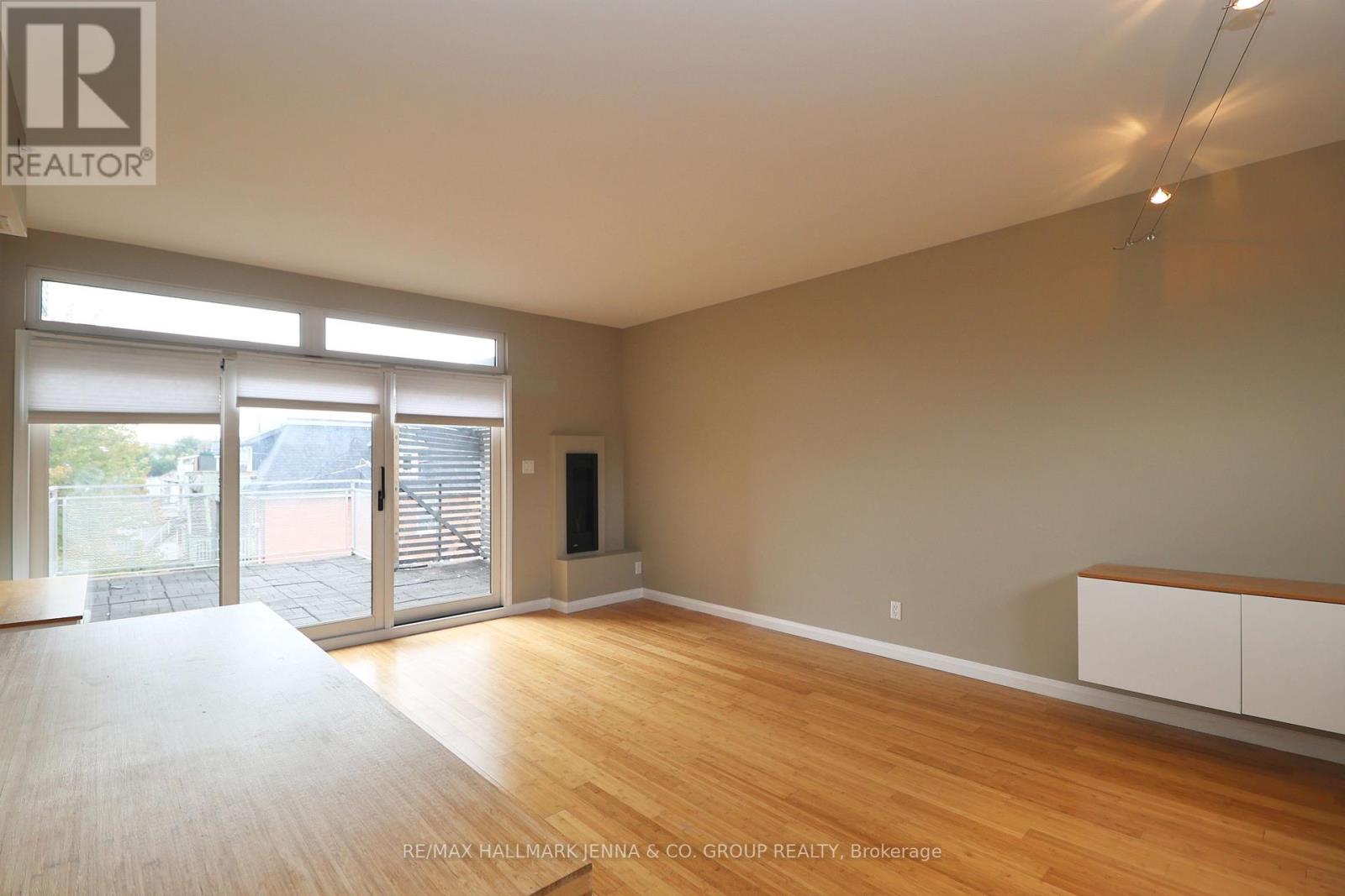 3 - 331 Osgoode Street Property Photo 5