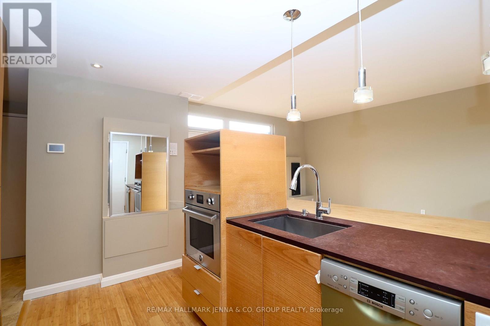 3 - 331 Osgoode Street Property Photo 11