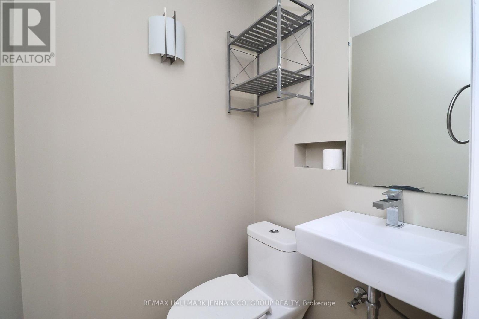 3 - 331 Osgoode Street Property Photo 19