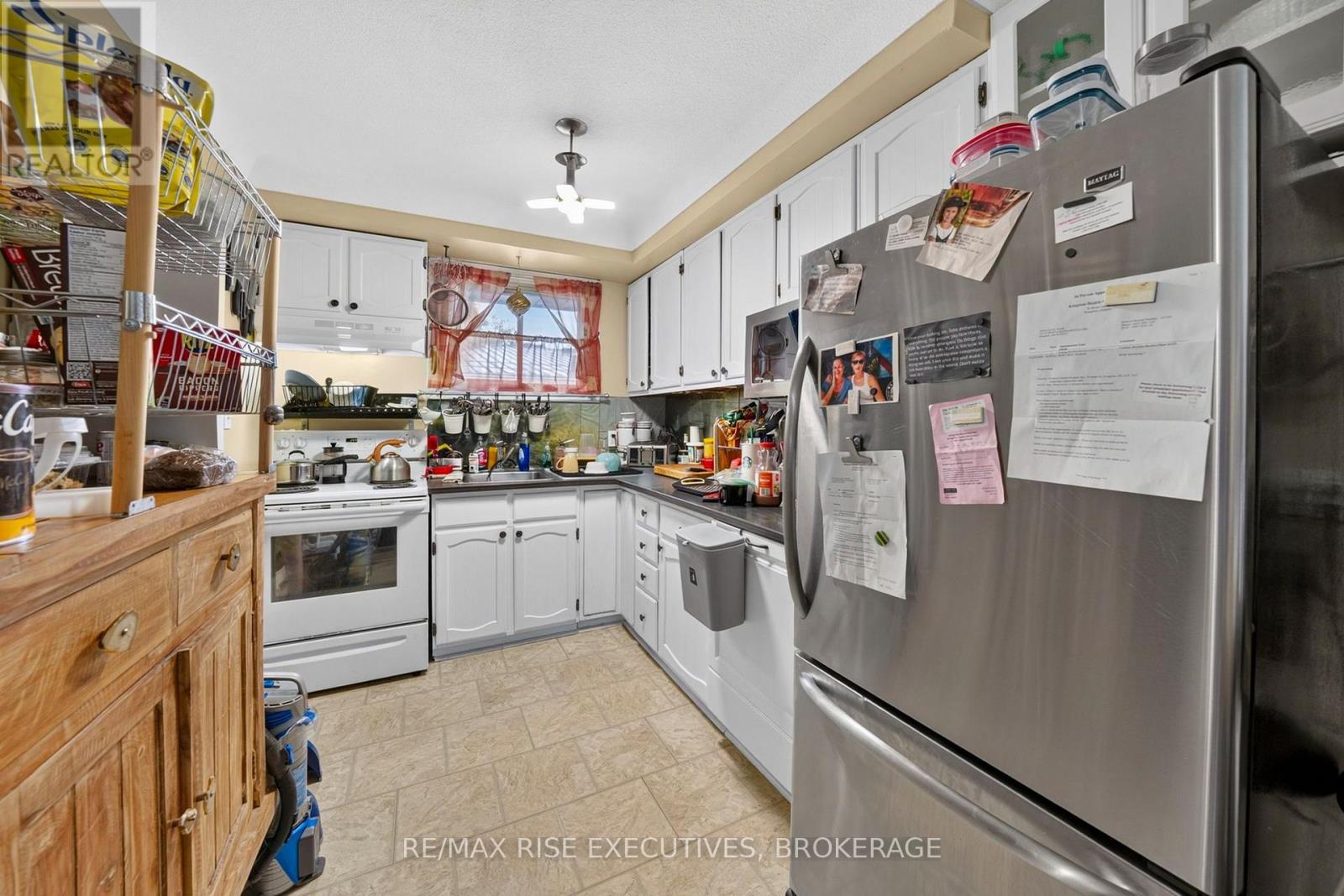 33 Montgomery Boulevard Property Photo 7