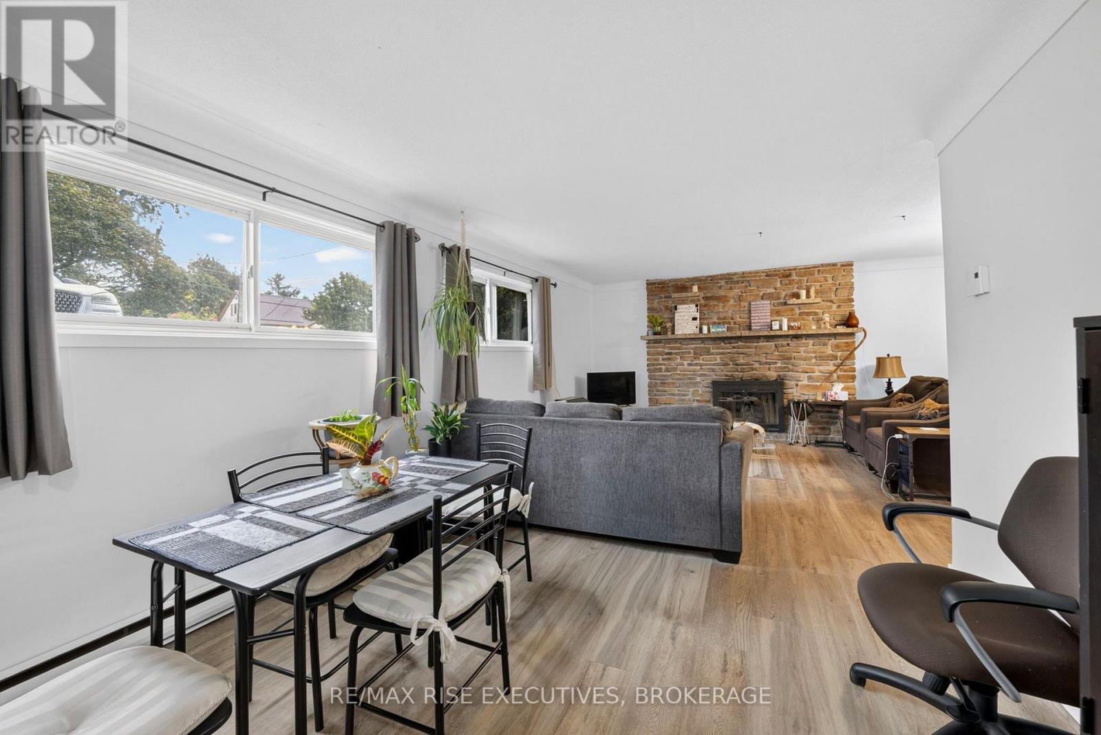 33 Montgomery Boulevard Property Photo 14