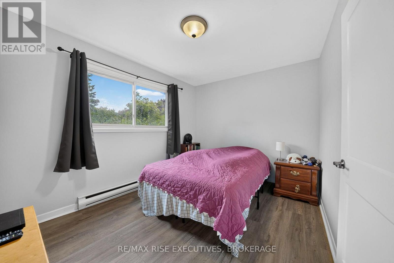 33 Montgomery Boulevard Property Photo 22