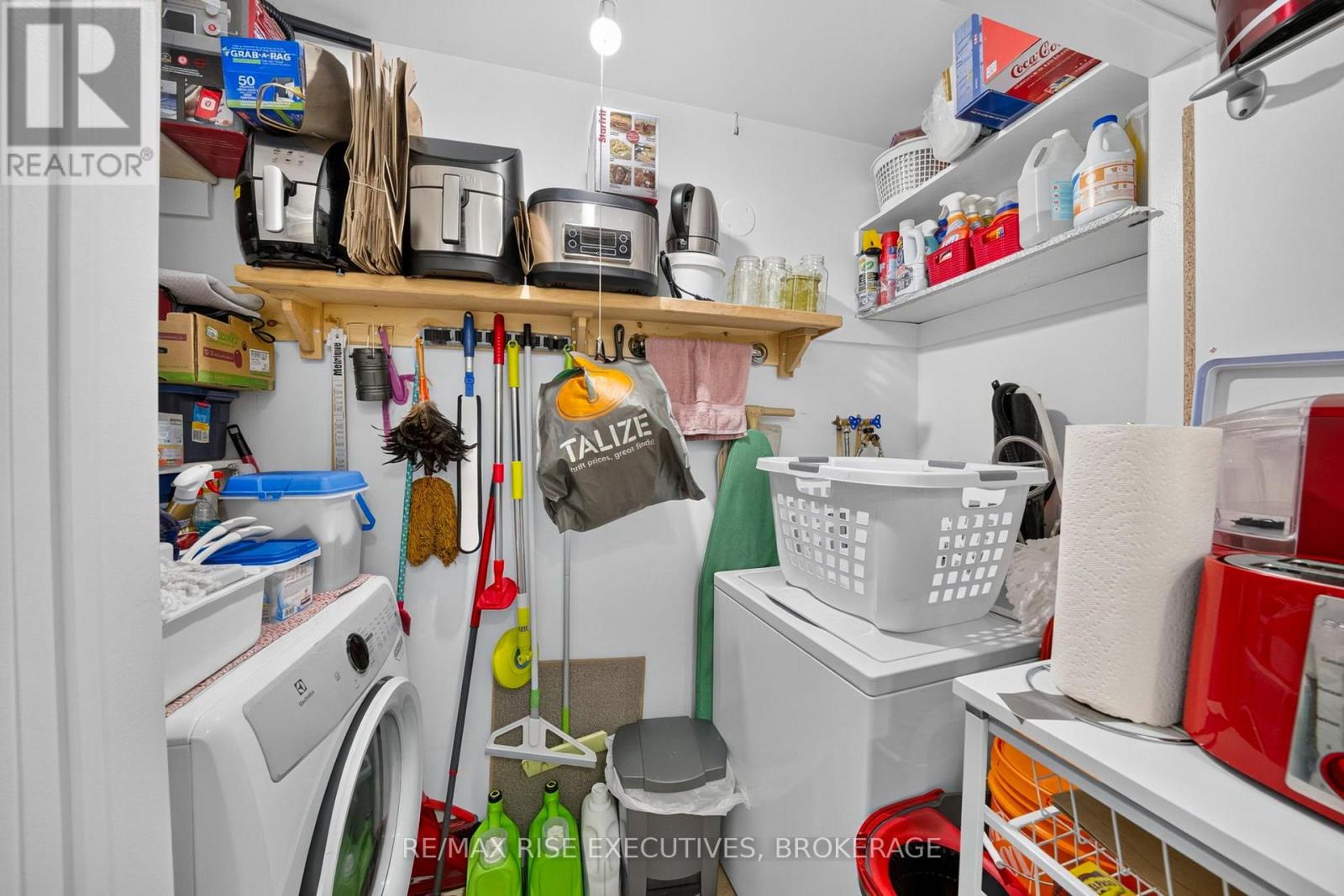 33 Montgomery Boulevard Property Photo 30