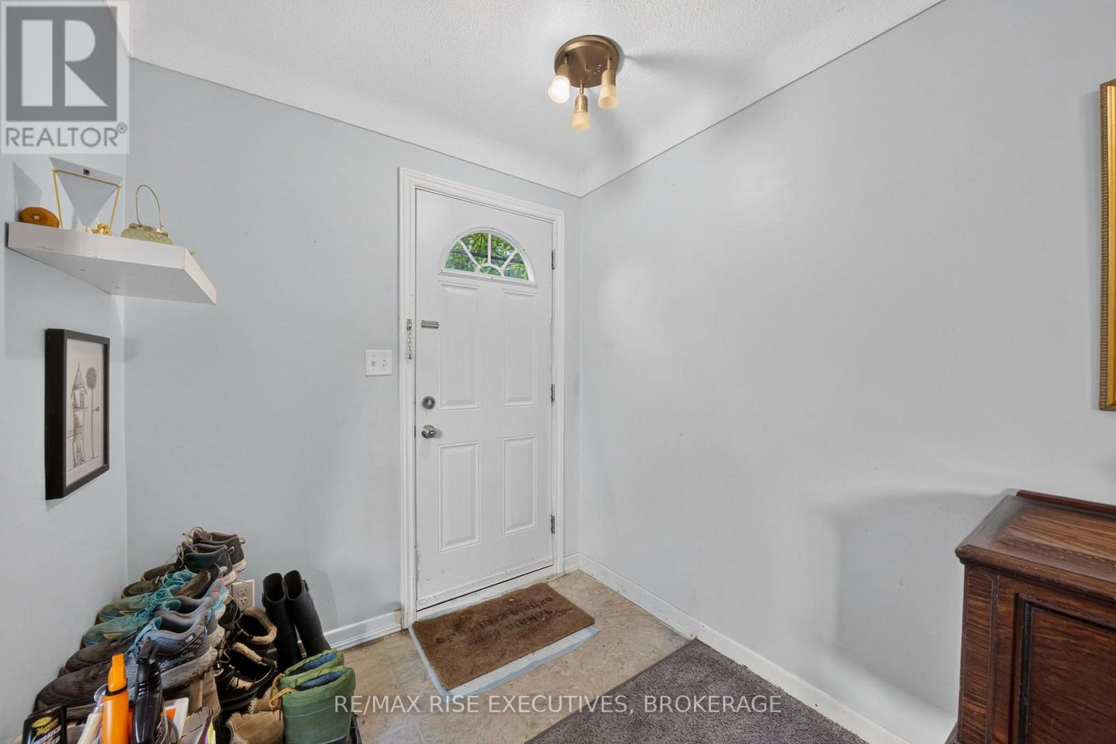 33 Montgomery Boulevard Property Photo 36