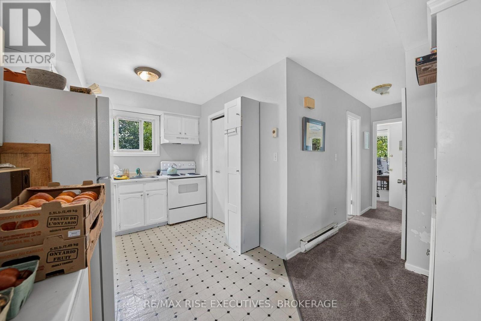 33 Montgomery Boulevard Property Photo 42