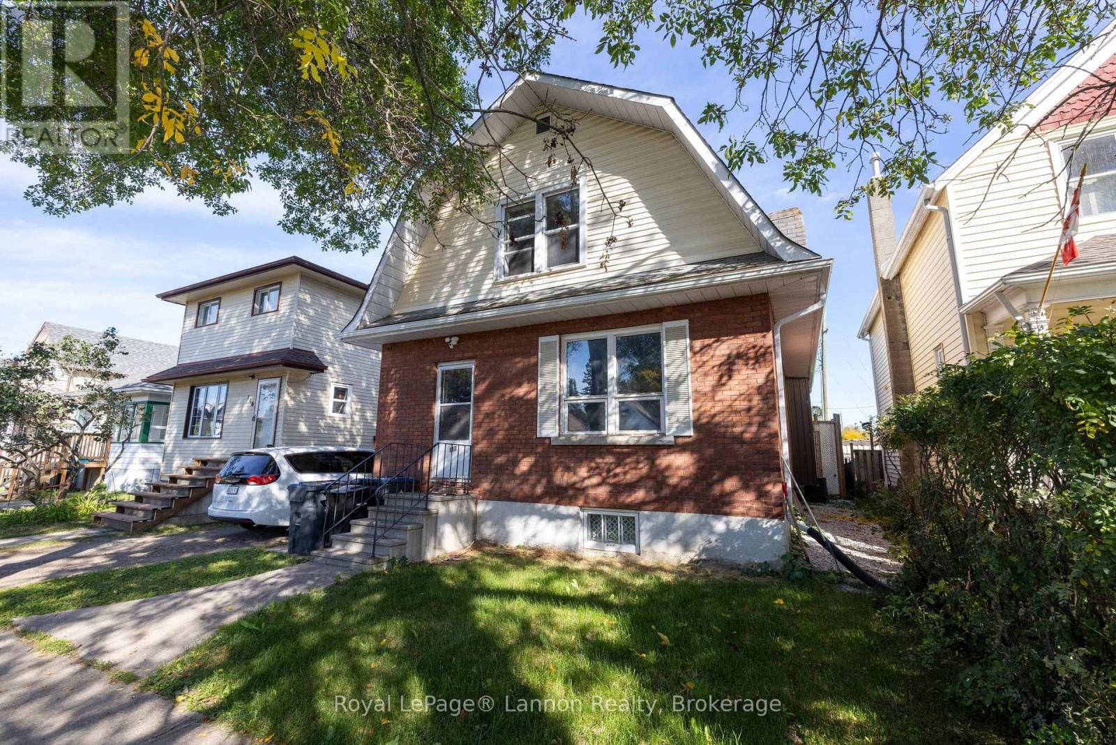 112 NORAH STREET N Property Photo 1