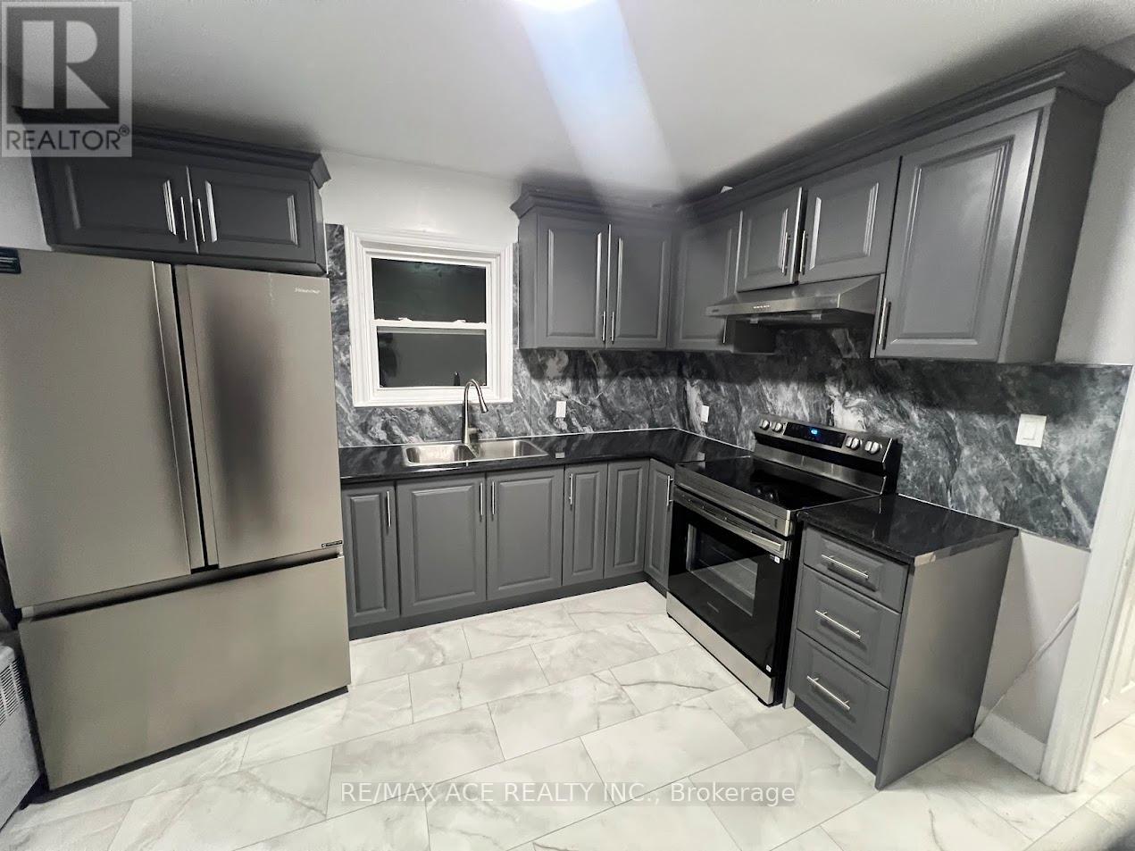 2 - 21 Towpath Road Property Photo 1