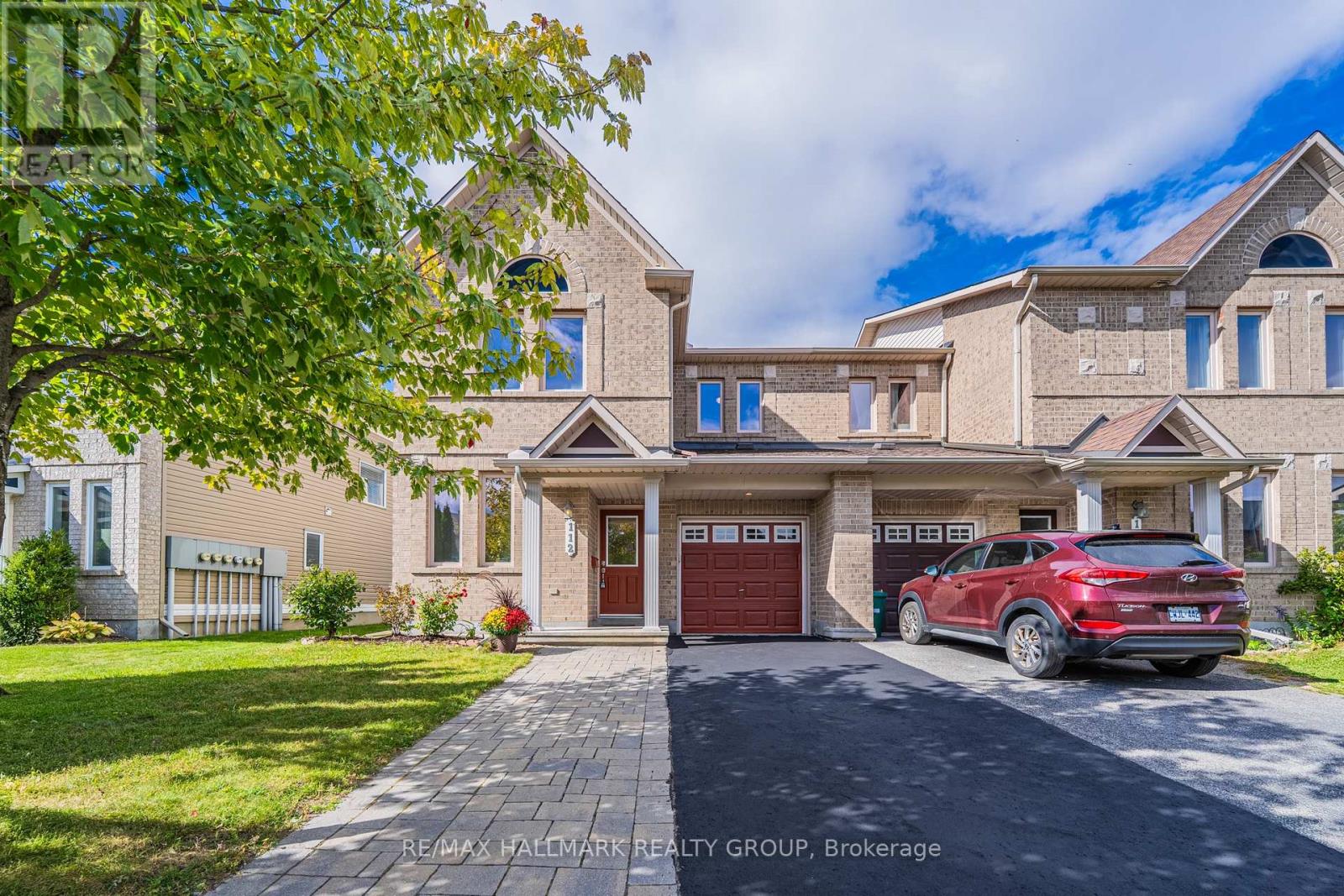 112 Akita Walk Property Photo 1